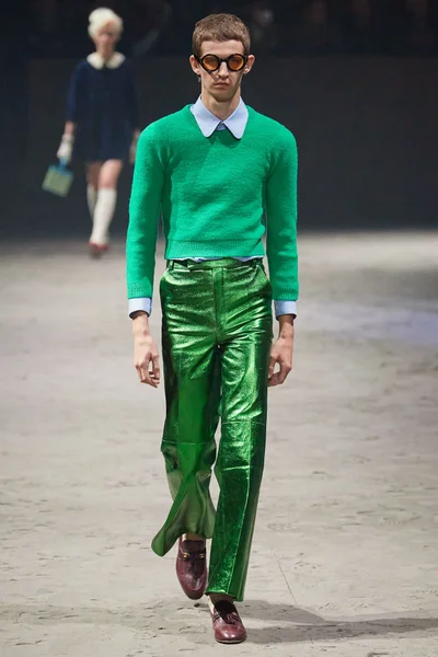 Look 23